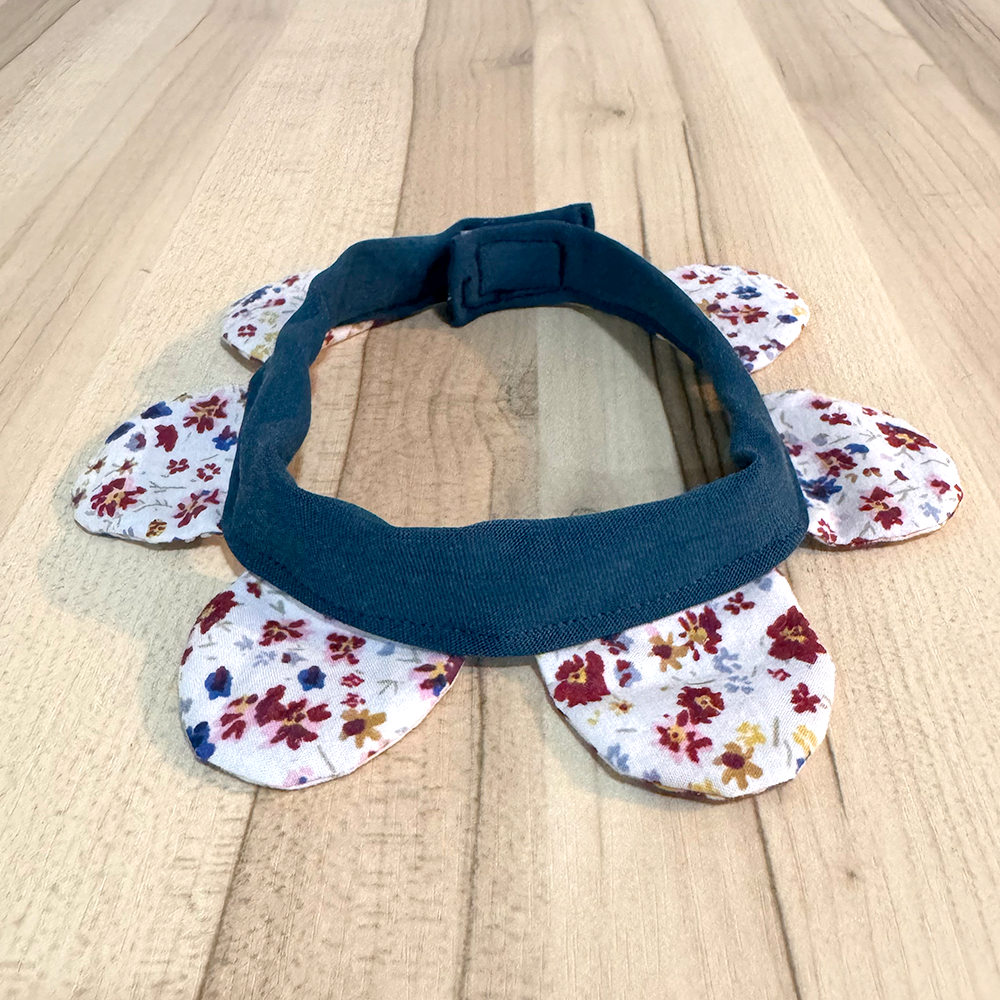 Collar Petunias y Bigotes